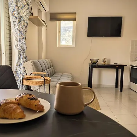 A Cozy By The Sea * Loutráki